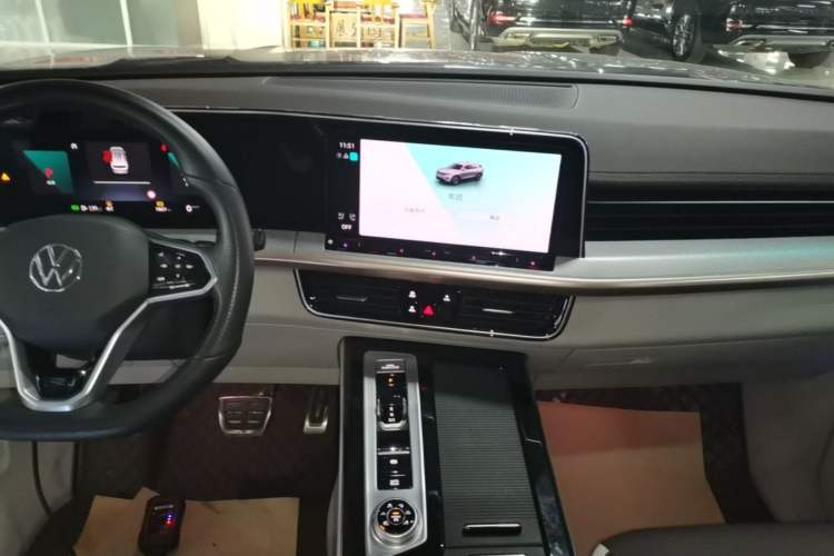 Used Volkswagen Tavendor 2023 380TSI Four-Wheel Drive R-Line Cruise Edition Audio And AC Panel