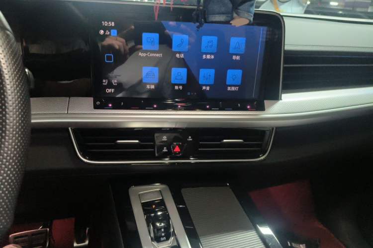 Used Volkswagen Tavendor 2023 380TSI Four-Wheel Drive R-Line Cruise Edition Audio And AC Panel