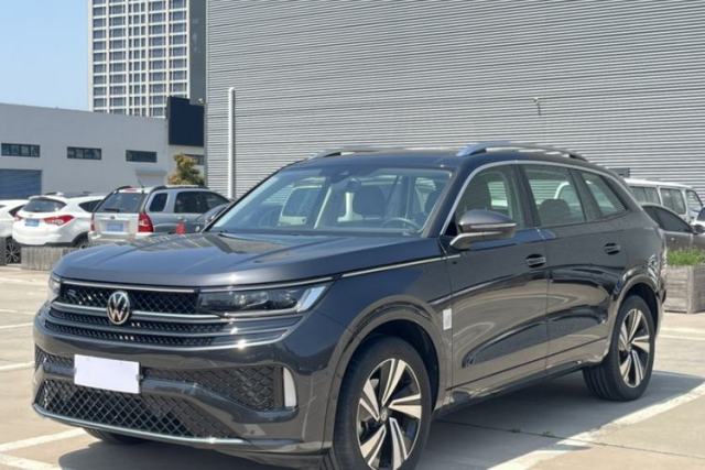 Ojetý Volkswagen Tavendor 2023 380TSI Four-Wheel Drive R-Line Cruise Edition