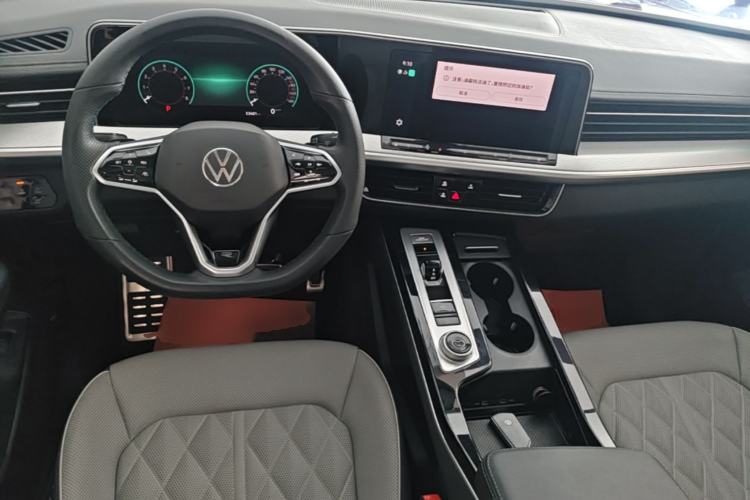 Used Volkswagen Tavendor 2023 380TSI Four-Wheel Drive R-Line Cruise Edition Center Console