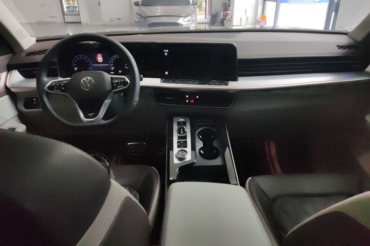 Used Volkswagen Tavendor 2023 380TSI Four-Wheel Drive R-Line Cruise Edition Center Console