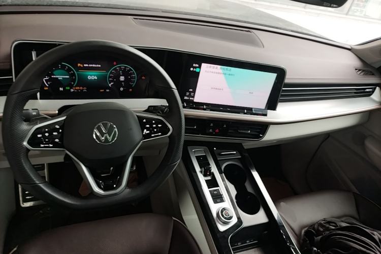 Used Volkswagen Tavendor 2023 380TSI Four-Wheel Drive R-Line Cruise Edition Center Console