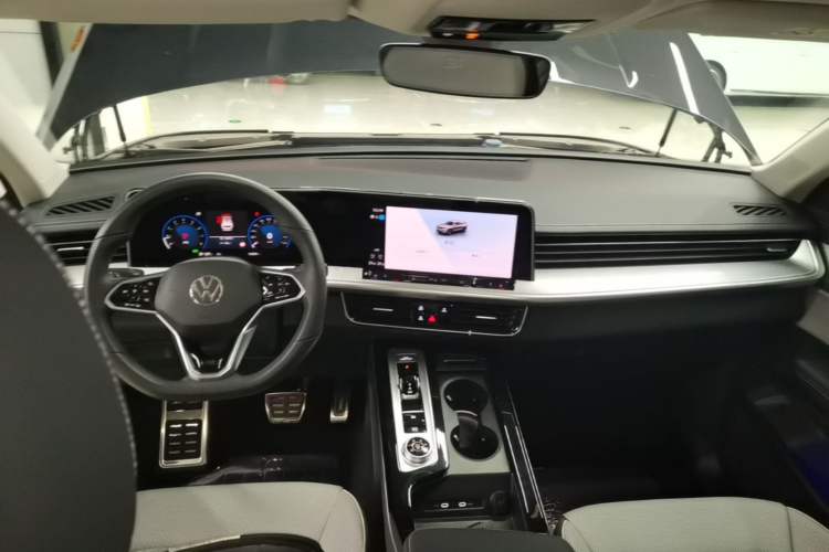 Used Volkswagen Tavendor 2023 380TSI Four-Wheel Drive R-Line Cruise Edition Center Console