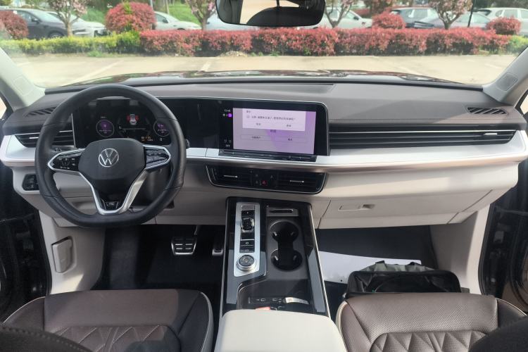 Used Volkswagen Tavendor 2023 380TSI Four-Wheel Drive R-Line Cruise Edition Center Console