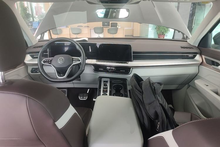 Used Volkswagen Tavendor 2023 380TSI Four-Wheel Drive R-Line Cruise Edition Center Console
