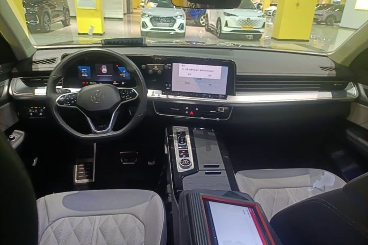 Used Volkswagen Tavendor 2023 380TSI Four-Wheel Drive R-Line Cruise Edition Center Console