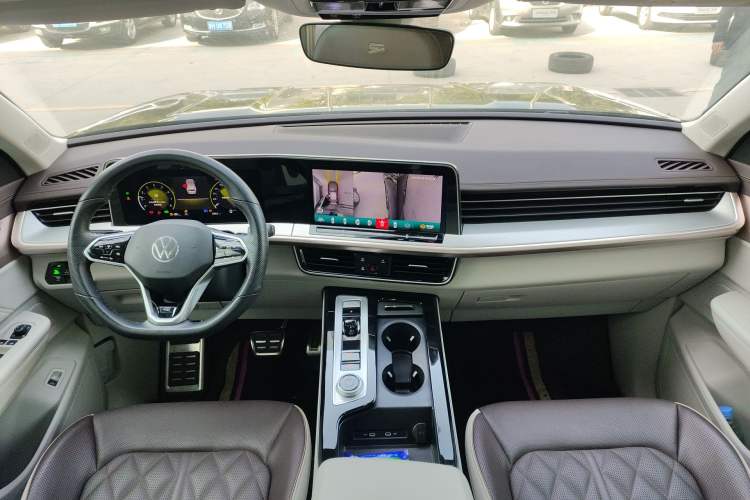 Used Volkswagen Tavendor 2023 380TSI Four-Wheel Drive R-Line Cruise Edition Center Console