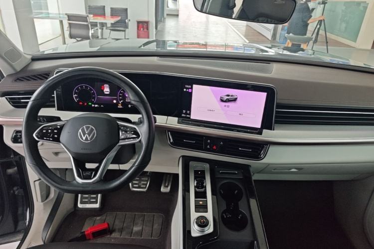 Used Volkswagen Tavendor 2023 380TSI Four-Wheel Drive R-Line Cruise Edition Center Console