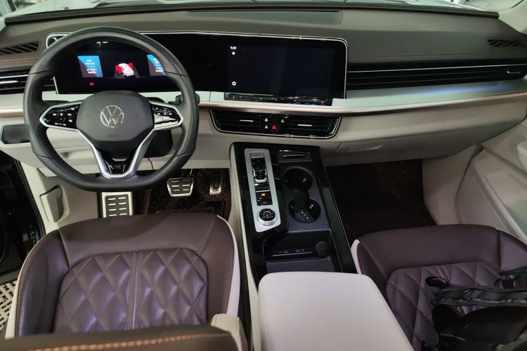 Used Volkswagen Tavendor 2023 380TSI Four-Wheel Drive R-Line Cruise Edition Center Console