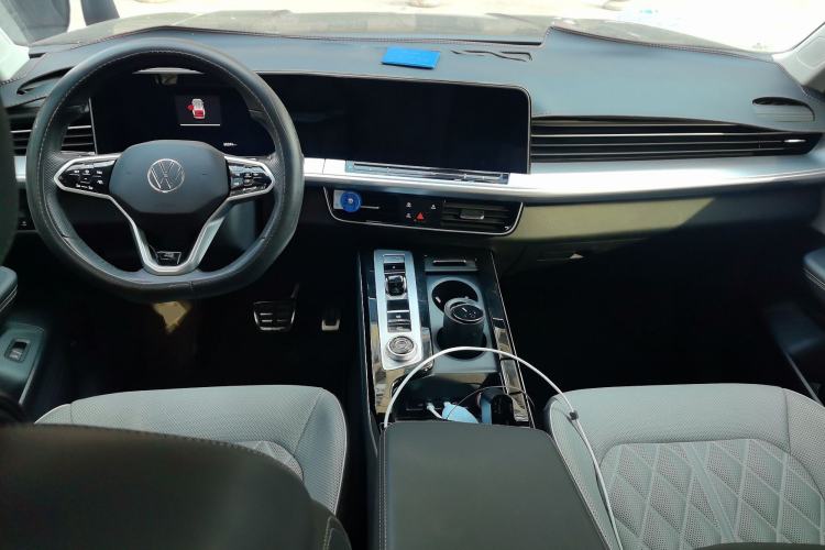Used Volkswagen Tavendor 2023 380TSI Four-Wheel Drive R-Line Cruise Edition Center Console