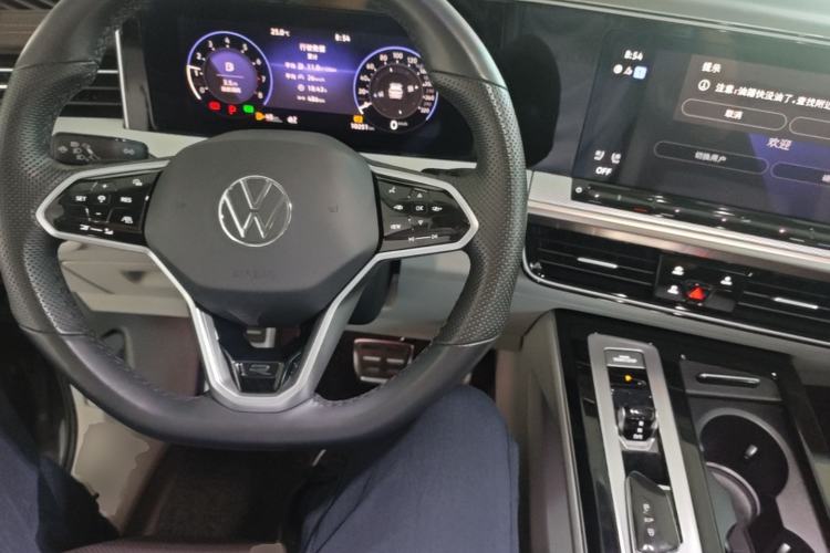 Used Volkswagen Tavendor 2023 380TSI Four-Wheel Drive R-Line Cruise Edition Center Console
