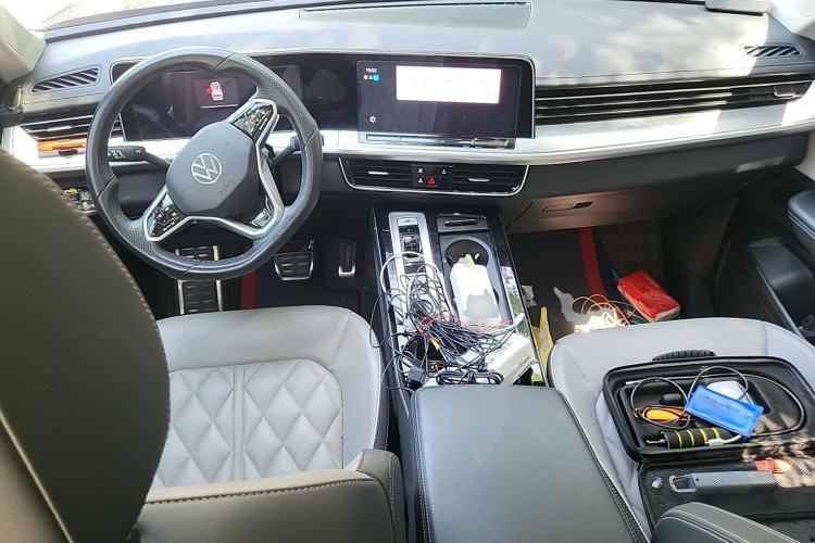 Used Volkswagen Tavendor 2023 380TSI Four-Wheel Drive R-Line Cruise Edition Center Console