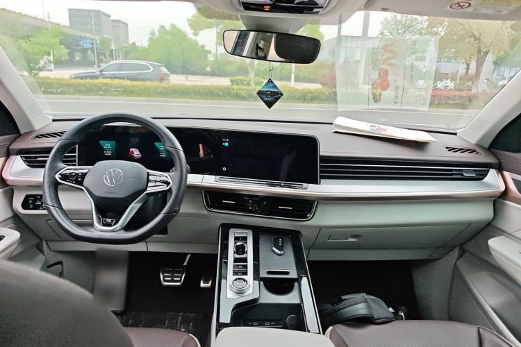 Used Volkswagen Tavendor 2023 380TSI Four-Wheel Drive R-Line Cruise Edition Center Console
