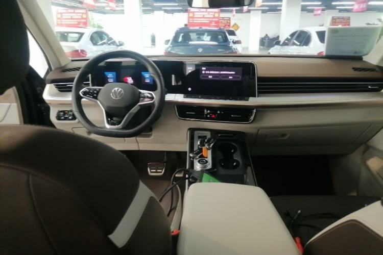 Used Volkswagen Tavendor 2023 380TSI Four-Wheel Drive R-Line Cruise Edition Center Console
