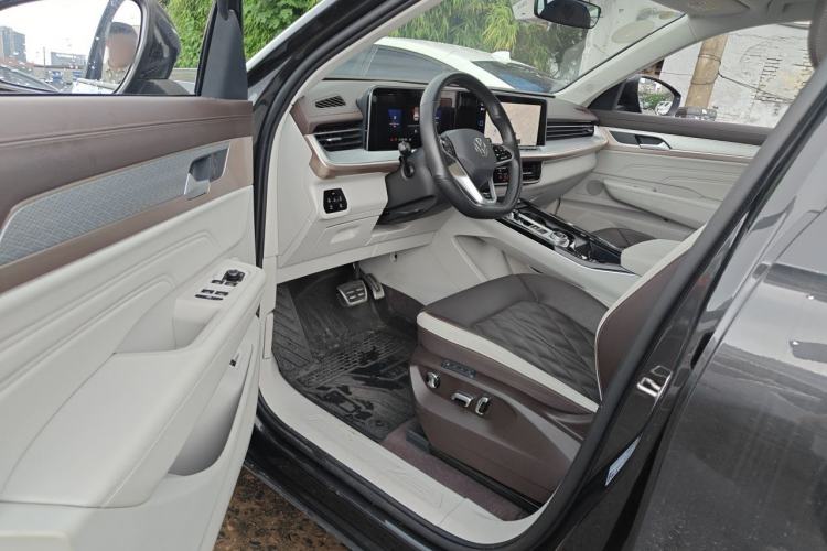 Used Volkswagen Tavendor 2023 380TSI Four-Wheel Drive R-Line Cruise Edition Driver Seat