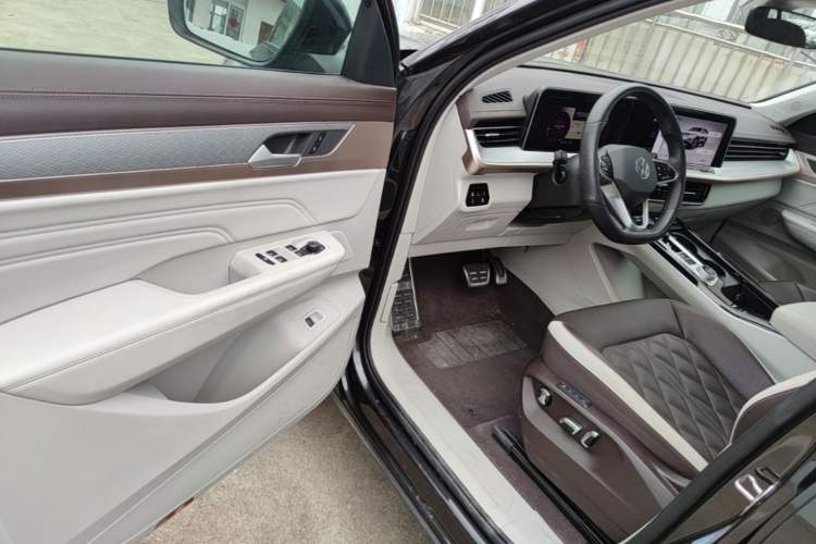 Used Volkswagen Tavendor 2023 380TSI Four-Wheel Drive R-Line Cruise Edition Driver Seat