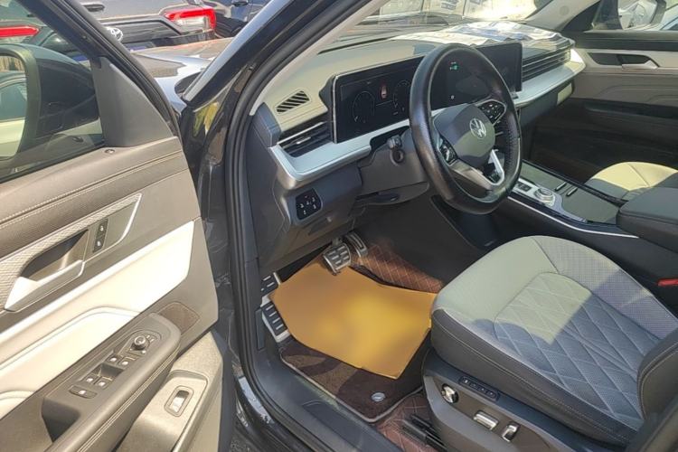 Used Volkswagen Tavendor 2023 380TSI Four-Wheel Drive R-Line Cruise Edition Driver Seat