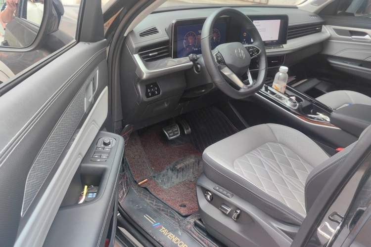 Used Volkswagen Tavendor 2023 380TSI Four-Wheel Drive R-Line First Edition Driver Seat
