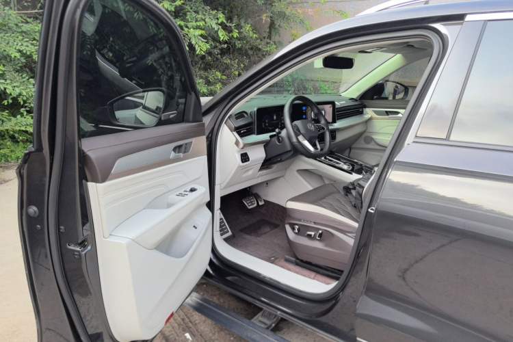 Used Volkswagen Tavendor 2023 380TSI Four-Wheel Drive R-Line Cruise Edition Driver Seat