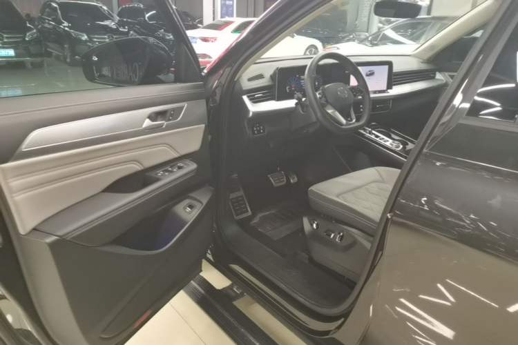 Used Volkswagen Tavendor 2023 380TSI Four-Wheel Drive R-Line Cruise Edition Driver Seat