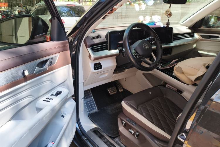 Used Volkswagen Tavendor 2023 380TSI Four-Wheel Drive R-Line Cruise Edition Driver Seat