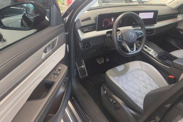 Used Volkswagen Tavendor 2023 380TSI Four-Wheel Drive R-Line Cruise Edition Driver Seat