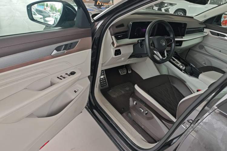 Used Volkswagen Tavendor 2023 380TSI Four-Wheel Drive R-Line Cruise Edition Driver Seat