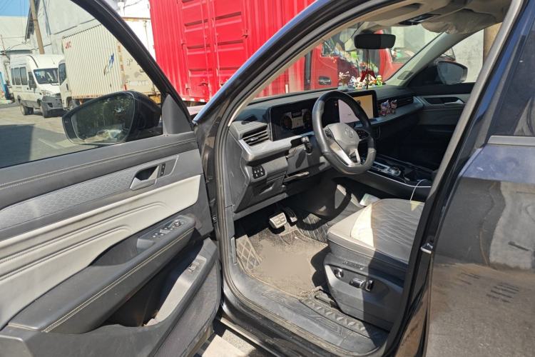 Used Volkswagen Tavendor 2023 380TSI Four-Wheel Drive R-Line First Edition Driver Seat