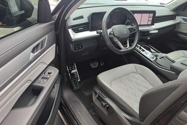 Used Volkswagen Tavendor 2023 380TSI Four-Wheel Drive R-Line Cruise Edition Driver Seat