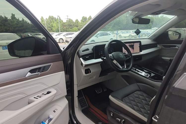 Used Volkswagen Tavendor 2023 380TSI Four-Wheel Drive R-Line Cruise Edition Driver Seat