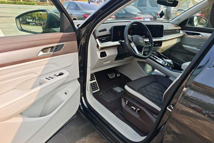 Used Volkswagen Tavendor 2023 380TSI Four-Wheel Drive R-Line Cruise Edition Driver Seat