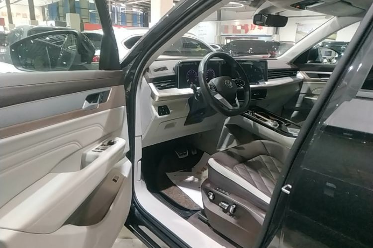 Used Volkswagen Tavendor 2023 380TSI Four-Wheel Drive R-Line Cruise Edition Driver Seat