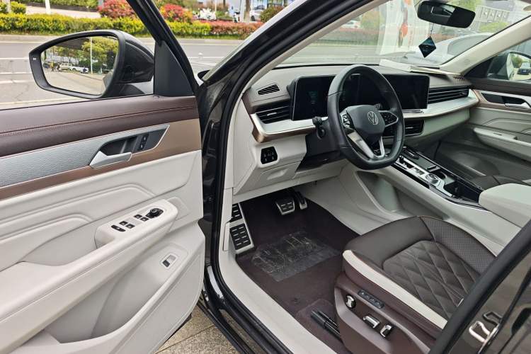 Used Volkswagen Tavendor 2023 380TSI Four-Wheel Drive R-Line Cruise Edition Driver Seat