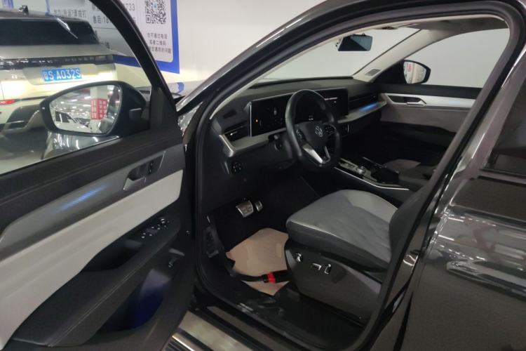 Used Volkswagen Tavendor 2023 380TSI Four-Wheel Drive R-Line First Edition Driver Seat