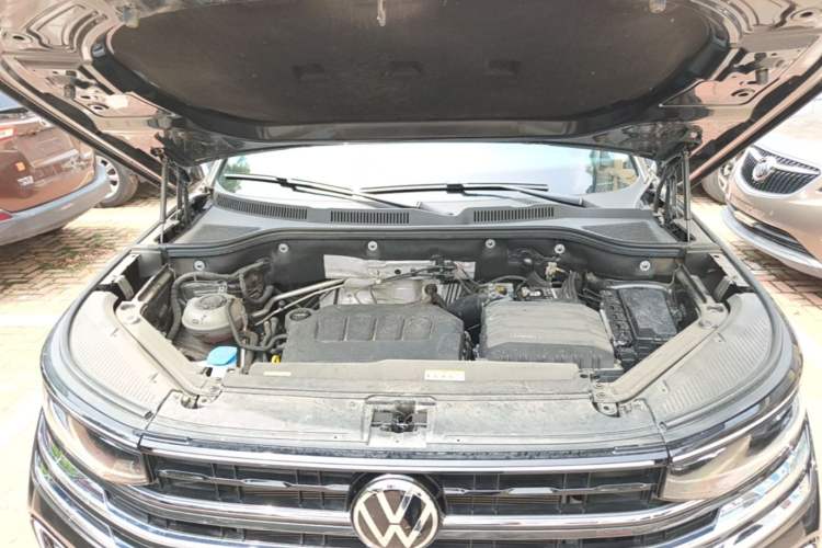 Used Volkswagen Tavendor 2023 330TSI Luxury Touring Edition Engine Bay