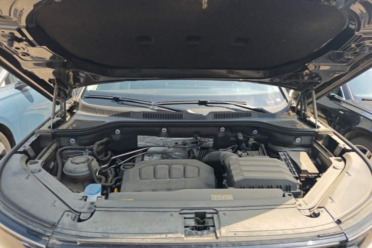 Used Volkswagen Tavendor 2023 380TSI Four-Wheel Drive R-Line Cruise Edition Engine Bay