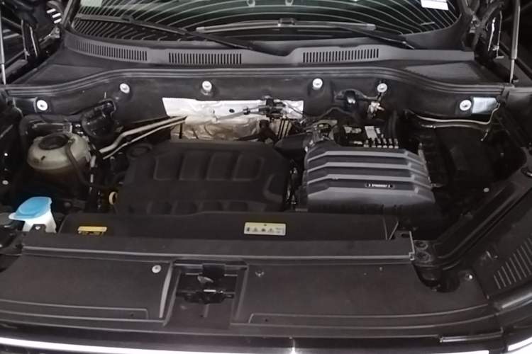 Used Volkswagen Tavendor 2023 330TSI Luxury Touring Edition Engine Bay