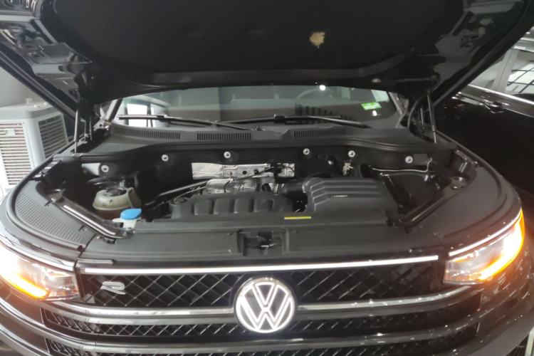 Used Volkswagen Tavendor 2023 380TSI Four-Wheel Drive R-Line Cruise Edition Engine Bay