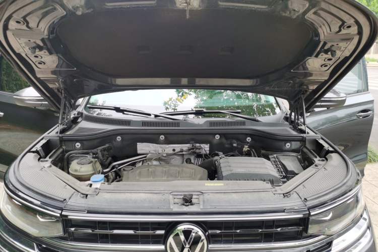 Used Volkswagen Tavendor 2023 330TSI Luxury Touring Edition Engine Bay