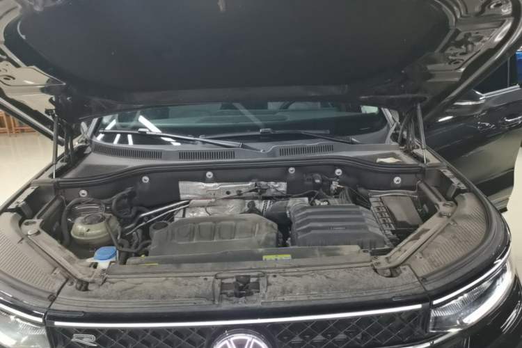 Used Volkswagen Tavendor 2023 380TSI Four-Wheel Drive R-Line Cruise Edition Engine Bay