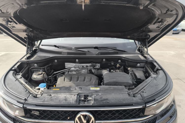 Used Volkswagen Tavendor 2023 380TSI Four-Wheel Drive R-Line Cruise Edition Engine Bay
