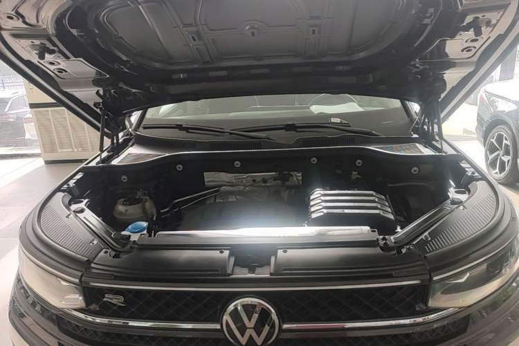 Used Volkswagen Tavendor 2023 380TSI Four-Wheel Drive R-Line Cruise Edition Engine Bay