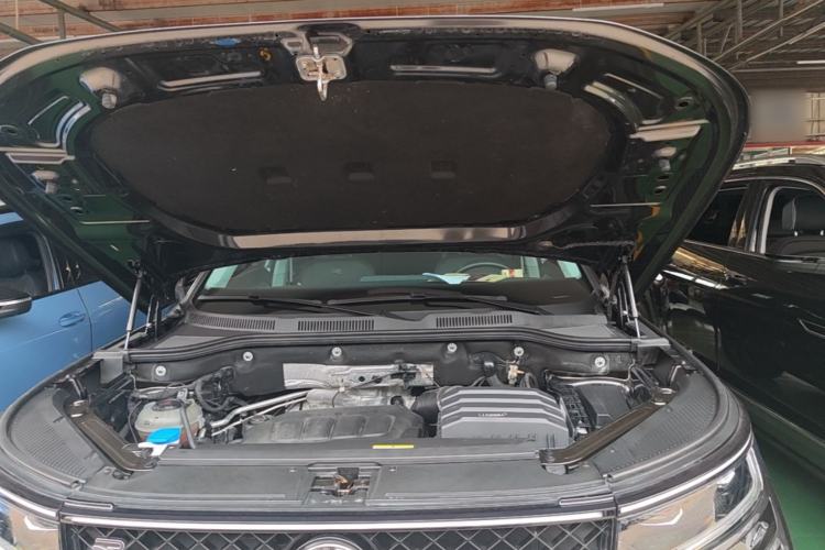 Used Volkswagen Tavendor 2023 380TSI Four-Wheel Drive R-Line Cruise Edition Engine Bay