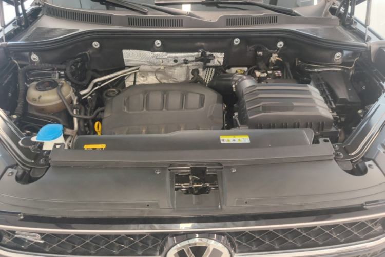Used Volkswagen Tavendor 2023 380TSI Four-Wheel Drive R-Line Cruise Edition Engine Bay