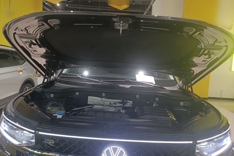 Used Volkswagen Tavendor 2023 380TSI Four-Wheel Drive R-Line Cruise Edition Engine Bay