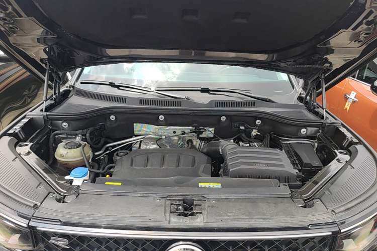 Used Volkswagen Tavendor 2023 380TSI Four-Wheel Drive R-Line Cruise Edition Engine Bay