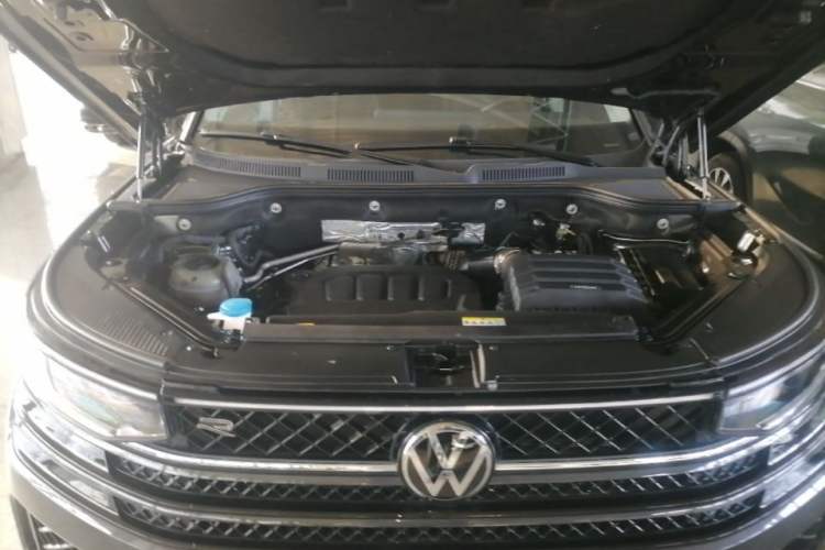 Used Volkswagen Tavendor 2023 380TSI Four-Wheel Drive R-Line Cruise Edition Engine Bay