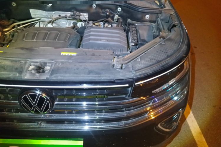 Used Volkswagen Tavendor 2023 330TSI Luxury Touring Edition Engine Bay Left