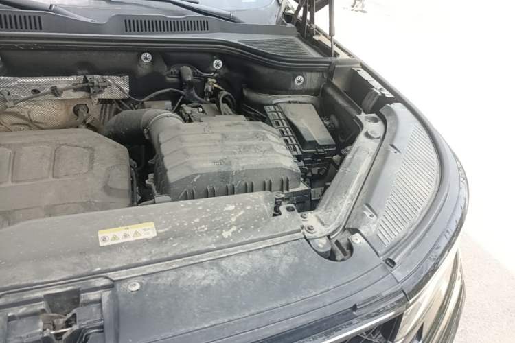 Used Volkswagen Tavendor 2023 380TSI Four-Wheel Drive R-Line Cruise Edition Engine Bay Left