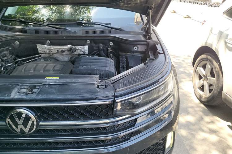 Used Volkswagen Tavendor 2023 380TSI Four-Wheel Drive R-Line Cruise Edition Engine Bay Left